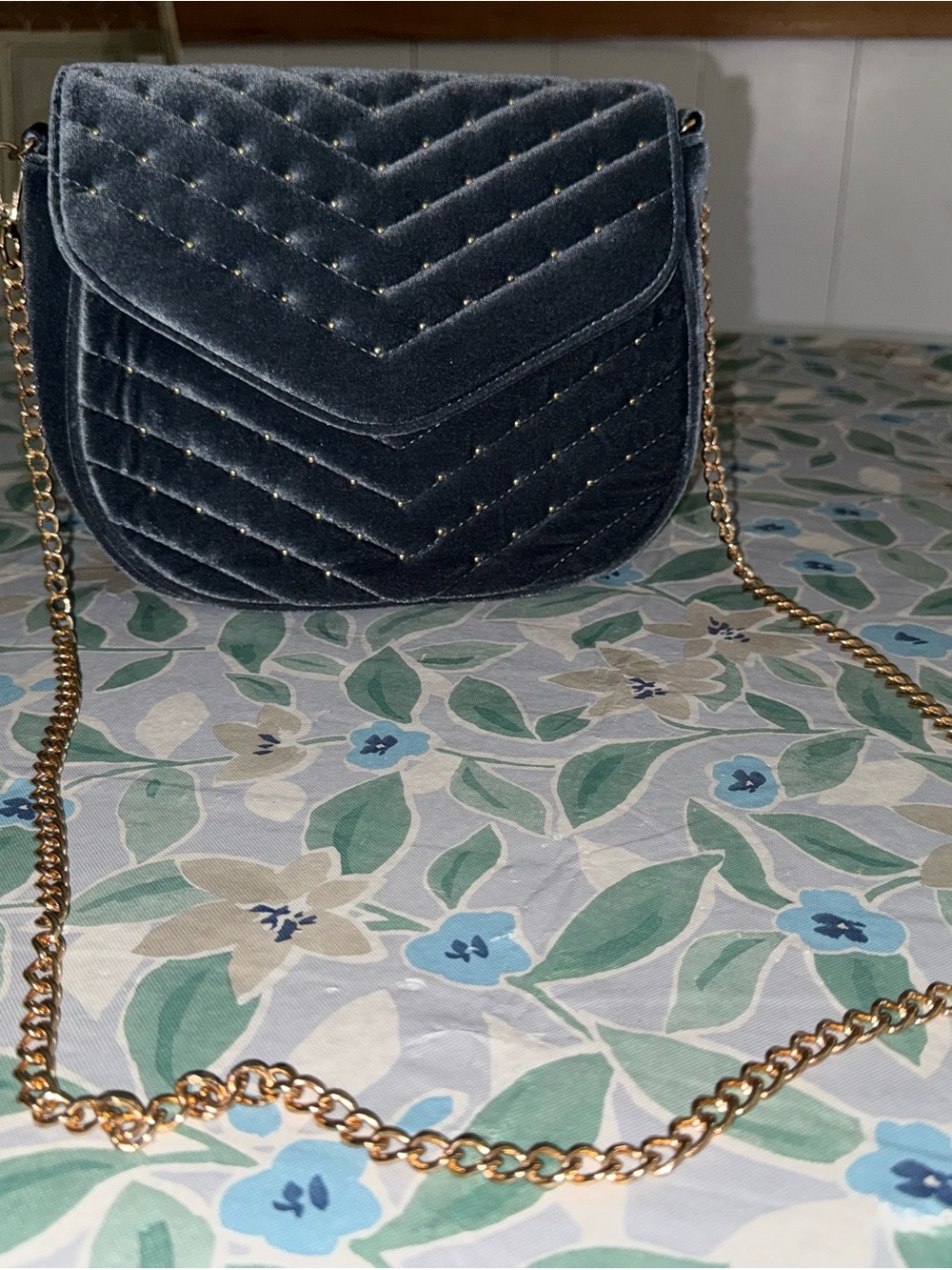 Blue Velvet Velvet Quilted crossbody/shoulder Bag with Gold Chain